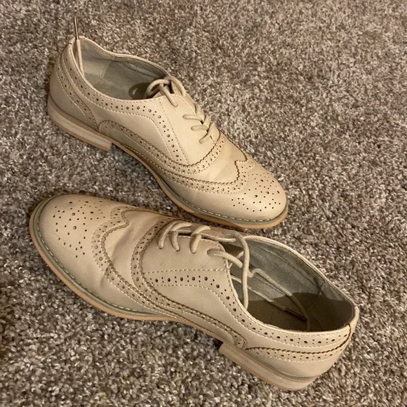 Women’s wingtip shoes - Picture 2 of 6